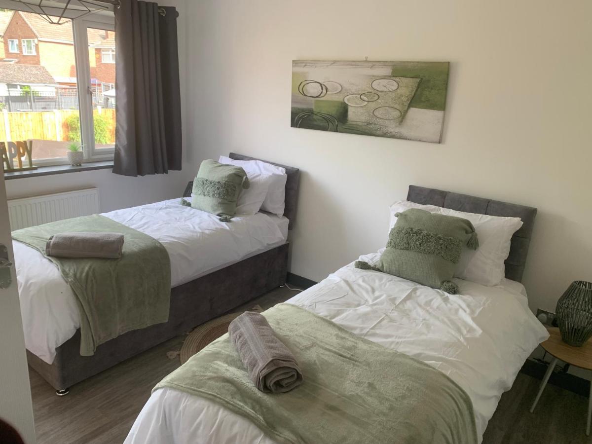 Crowthorne House, Beautiful 3 Bedroom Home For Upto 8 Guests, With Sofa Bed Cul-De-Sac With Private Driveway Nottingham Bagian luar foto