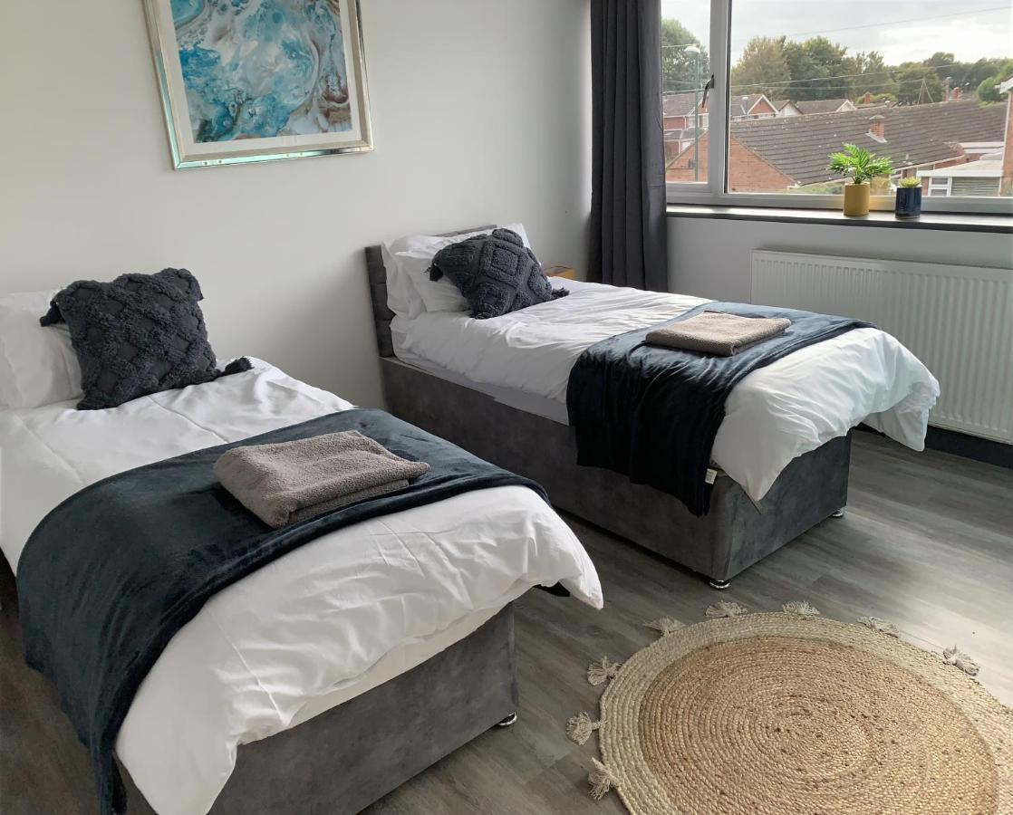 Crowthorne House, Beautiful 3 Bedroom Home For Upto 8 Guests, With Sofa Bed Cul-De-Sac With Private Driveway Nottingham Bagian luar foto